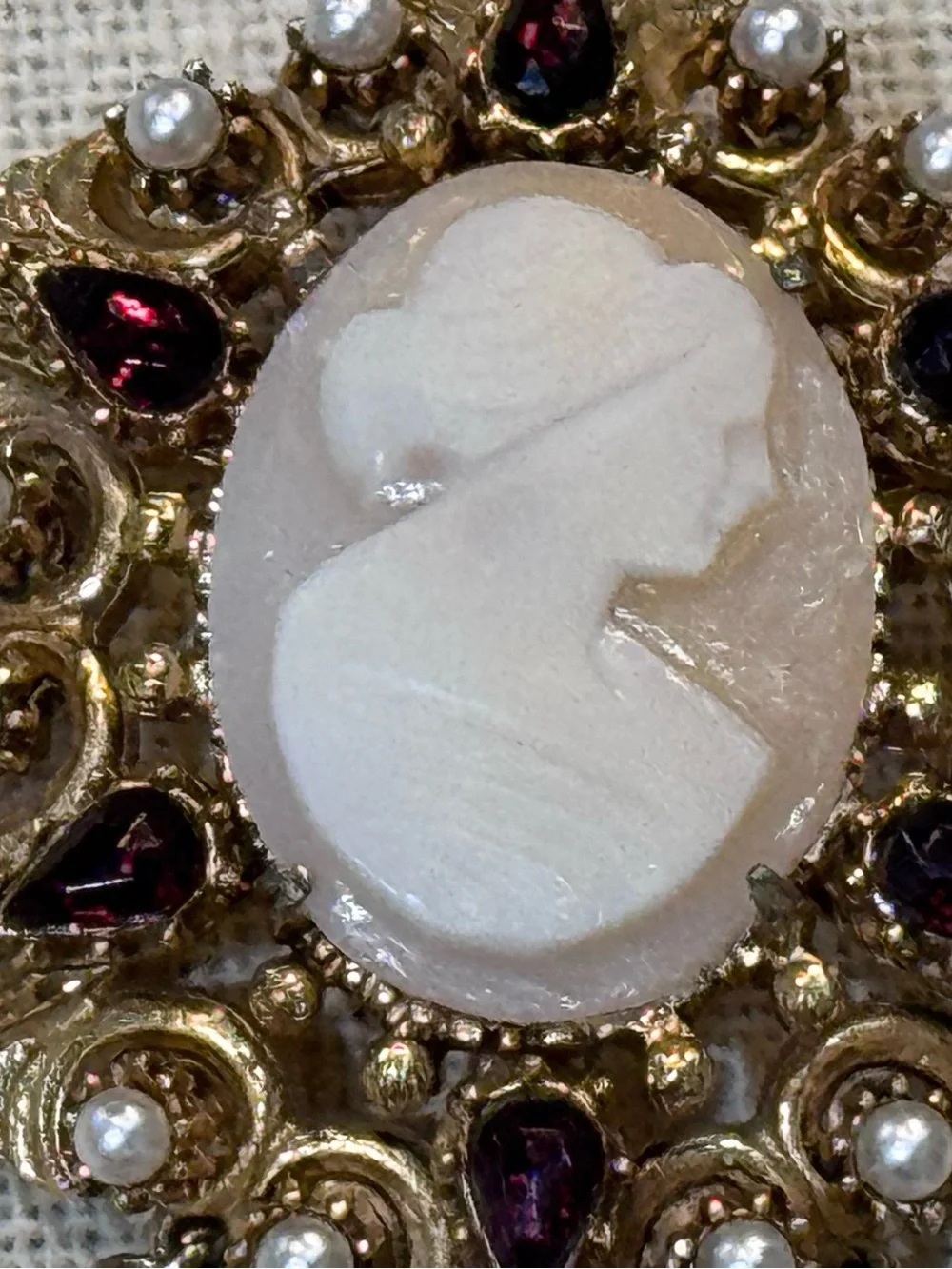 Vintage Florenza Translucent Cameo Dangle Brooch Gold Tone Faux Pearl Rhinestone